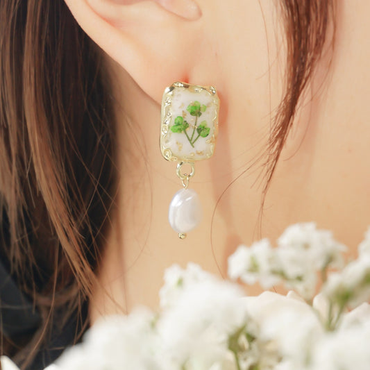 Blue Baby’s Breath Faux Pearl Earring