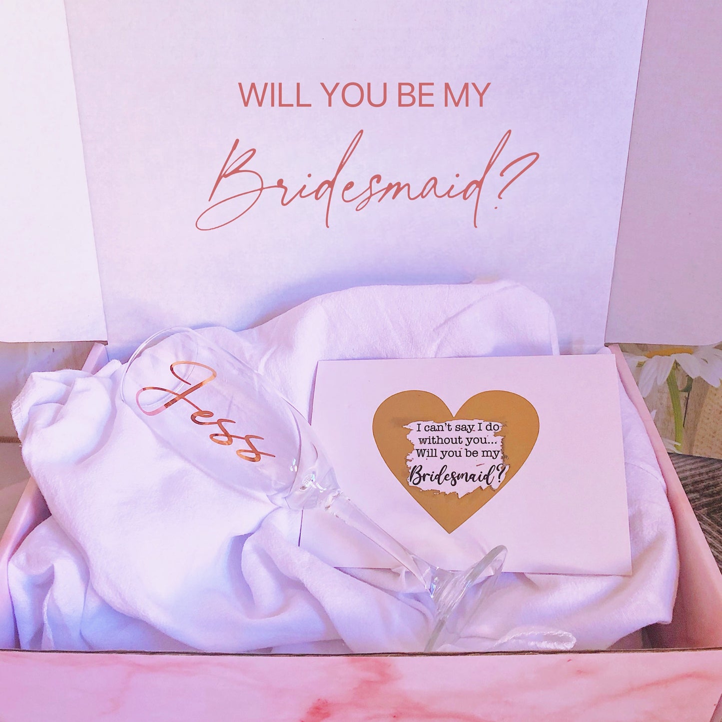 Bridesmaid/ Maid of Honour proposal gift box. Our gift box offering a thoughtful and stylish gift for any special occasion.