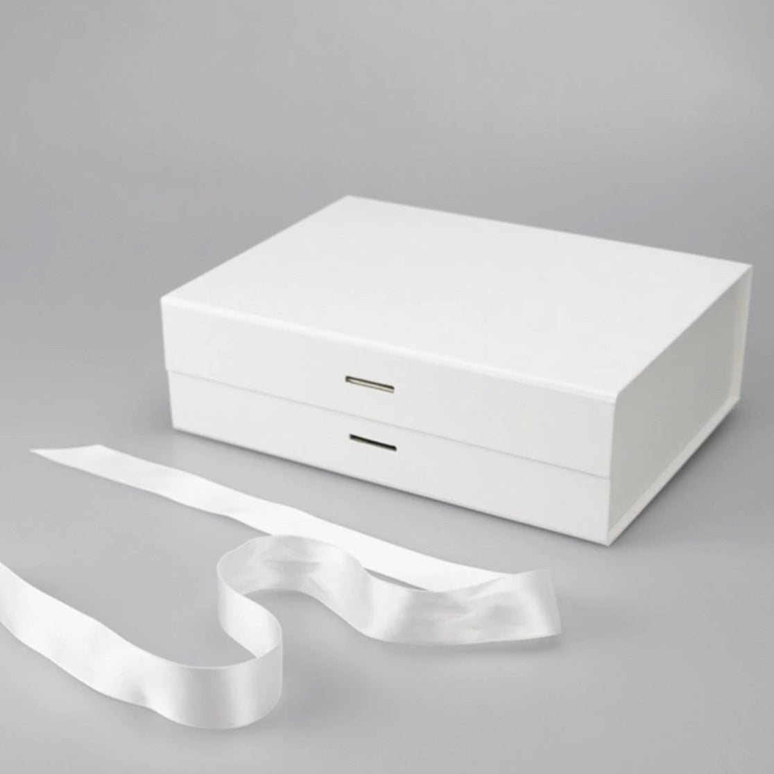 Our white ribbon magnetic gift box is ideal for birthdays, groomsman/ best man proposals, Christmas gifts, and more.