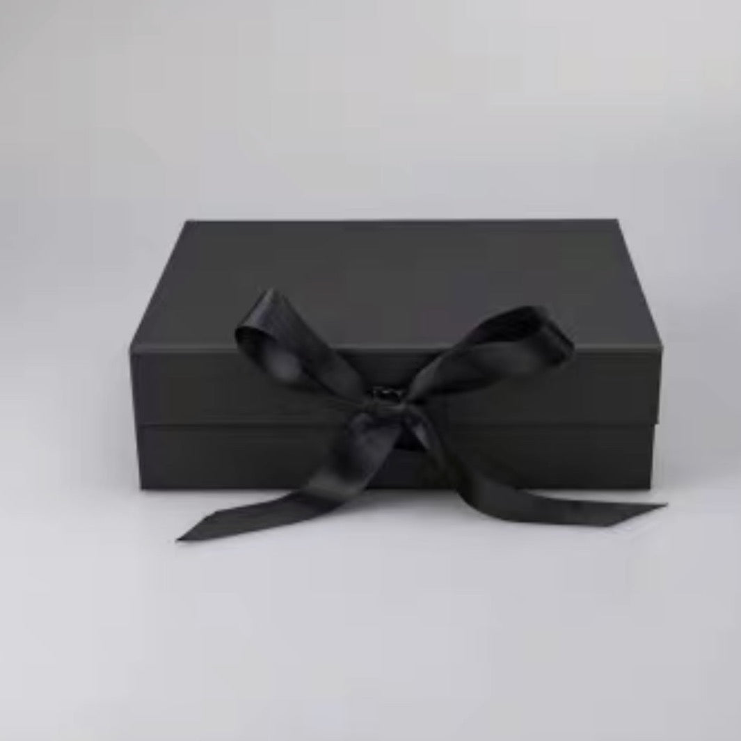 Experience the elegance and convenience of our Black Ribbon Magnetic Box, ideal for stylish gift presentations, wedding proposals, or sophisticated packaging solutions for your small business.