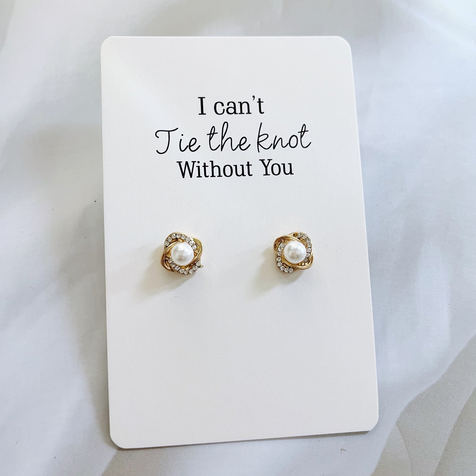 Looking for the perfect bachelorette gift? Look no further! Our customisable gift card paired with 14k gold plated earrings is exactly what you've been searching for.